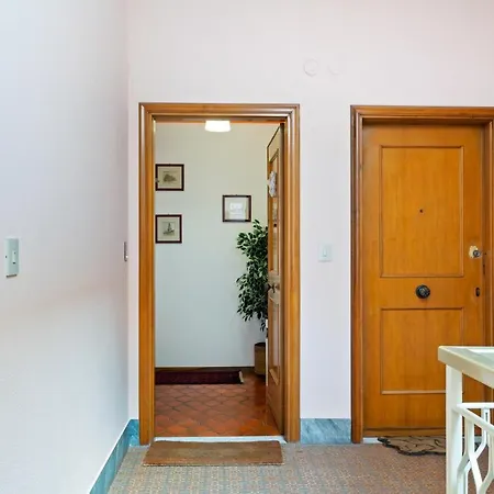 Sant'agostino Apartman *